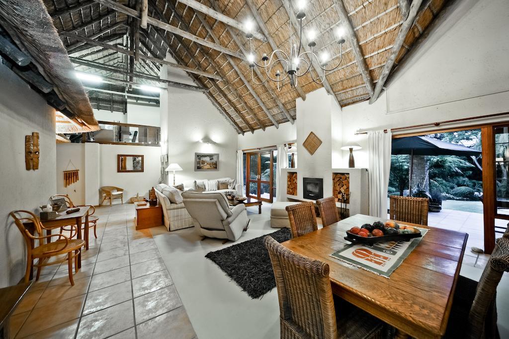 50 On Shepherd Boutique Guest House แซนด์ตัน ภายนอก รูปภาพ
