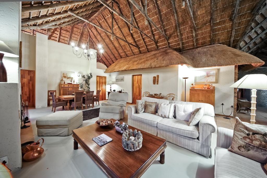 50 On Shepherd Boutique Guest House แซนด์ตัน ภายนอก รูปภาพ